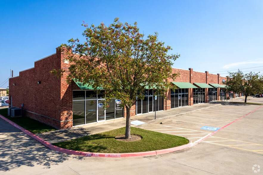 1865 McGee Ln, Lewisville, TX for lease - Building Photo - Image 1 of 7