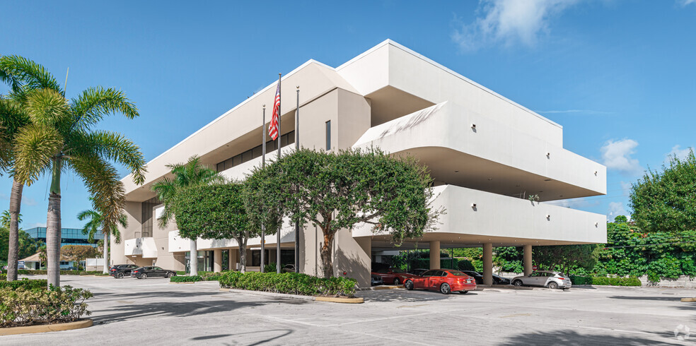 660 US 1 Hwy, North Palm Beach, FL for lease - Building Photo - Image 2 of 10