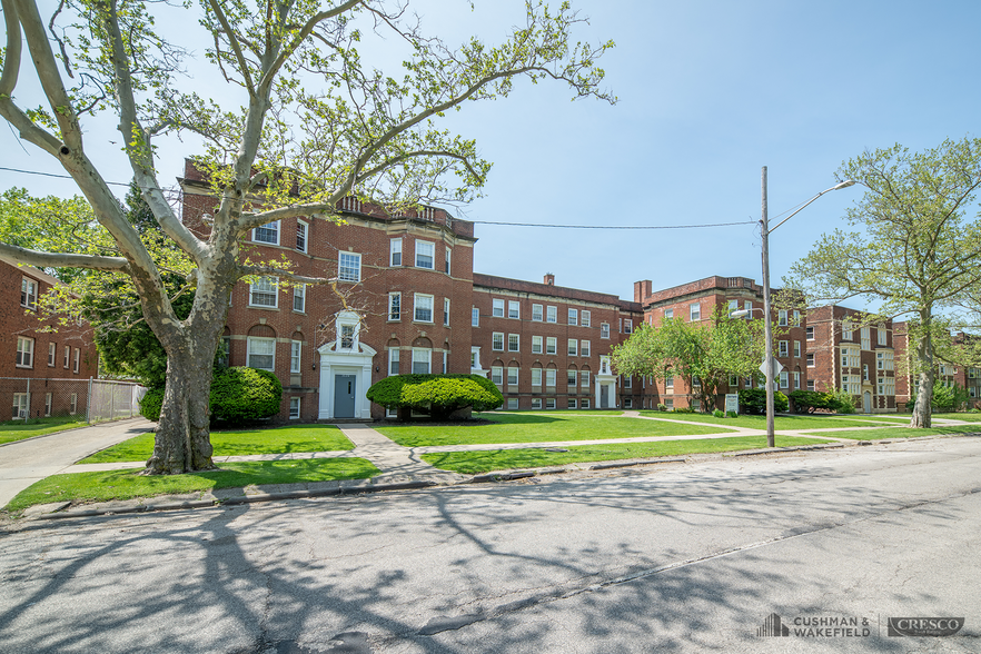 3016 S Moreland Blvd, Cleveland, OH for sale - Primary Photo - Image 2 of 56