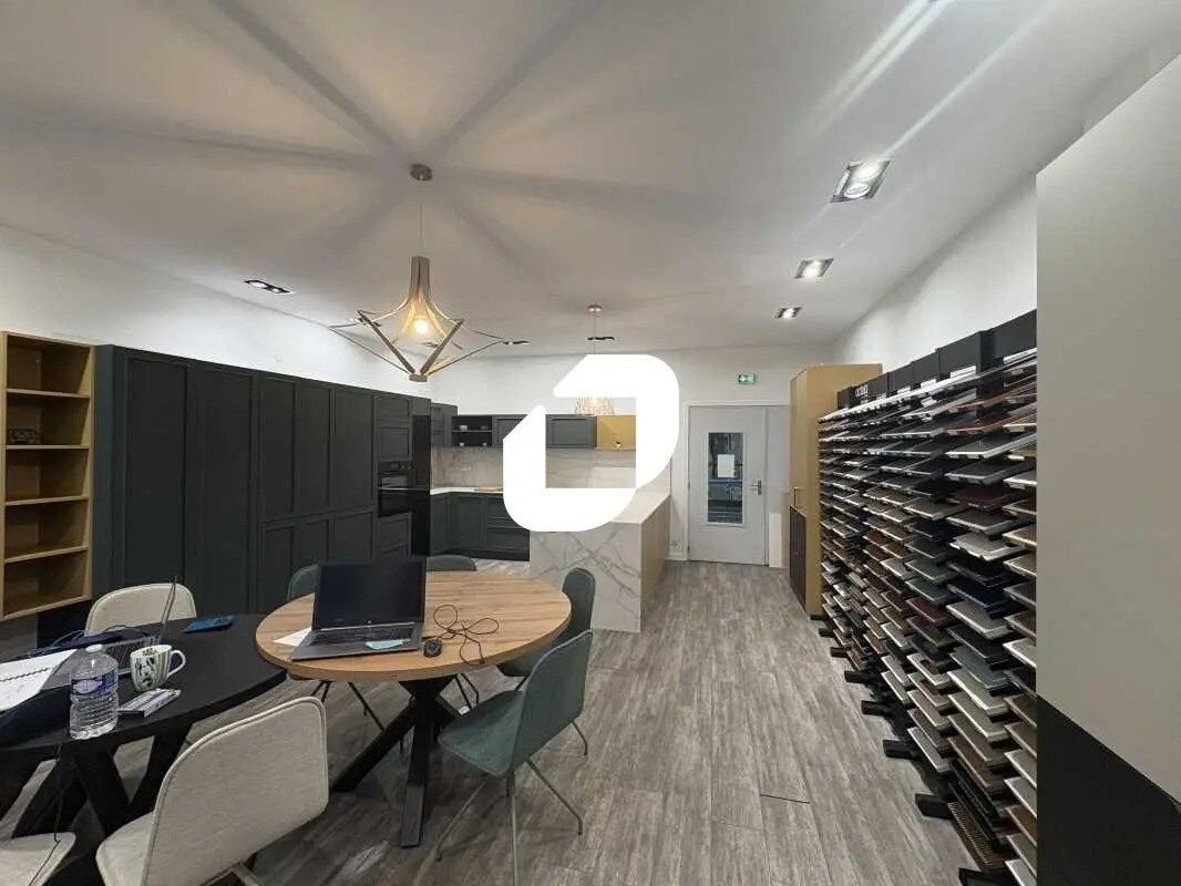 Office in Artigues-près-Bordeaux for lease Building Photo- Image 1 of 13