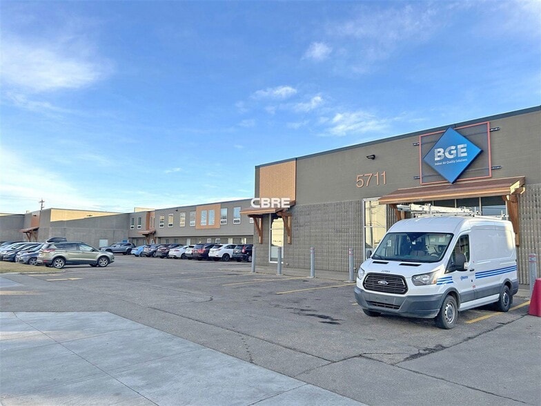 Freedstanding BGE Building portfolio of 2 properties for sale on LoopNet.com - Building Photo - Image 3 of 3