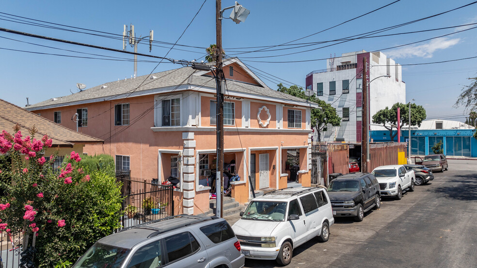 1609 Oak St, Los Angeles, CA for sale - Building Photo - Image 2 of 5