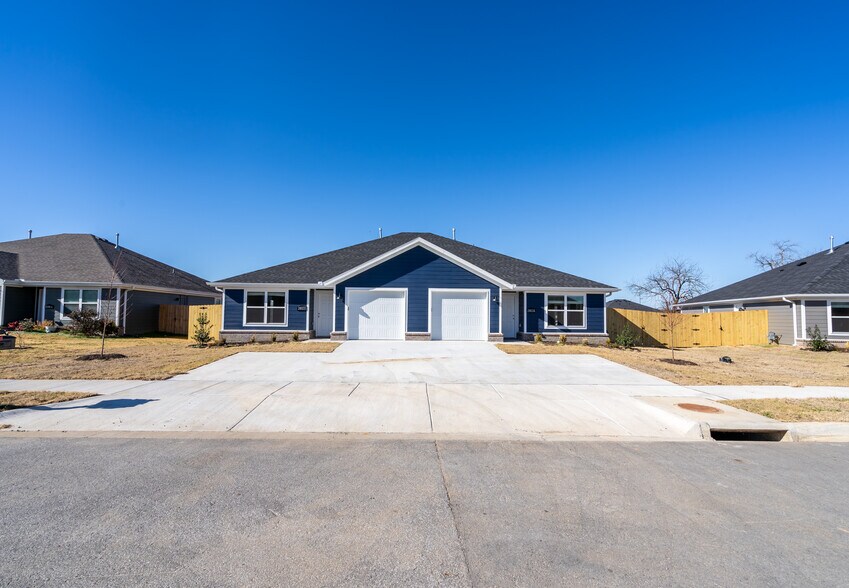 2802 N Teresa Dr, Siloam Springs, AR for sale - Primary Photo - Image 1 of 1