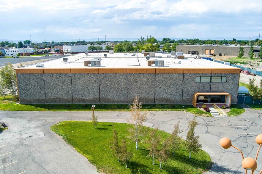 2524 Foresight Cir E, Grand Junction, CO for sale - Building Photo - Image 2 of 30