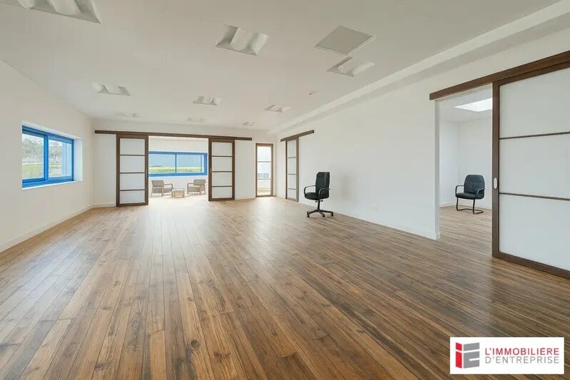 Location Bureaux 270 m² - Photo 1
