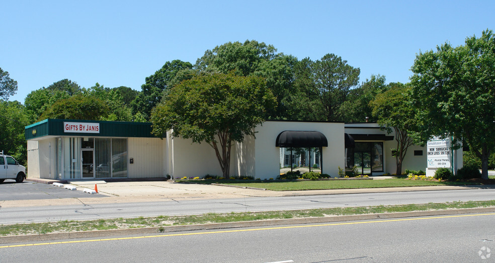 11013-11015 Warwick Blvd, Newport News, VA for sale - Primary Photo - Image 1 of 1