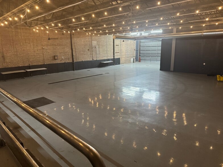 140 W 62nd, Chicago, IL for lease - Building Photo - Image 3 of 9