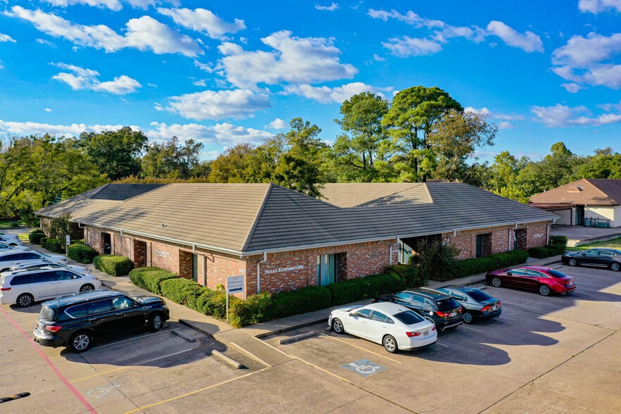 911 Medical Centre Dr, Arlington, TX for lease - Building Photo - Image 1 of 22