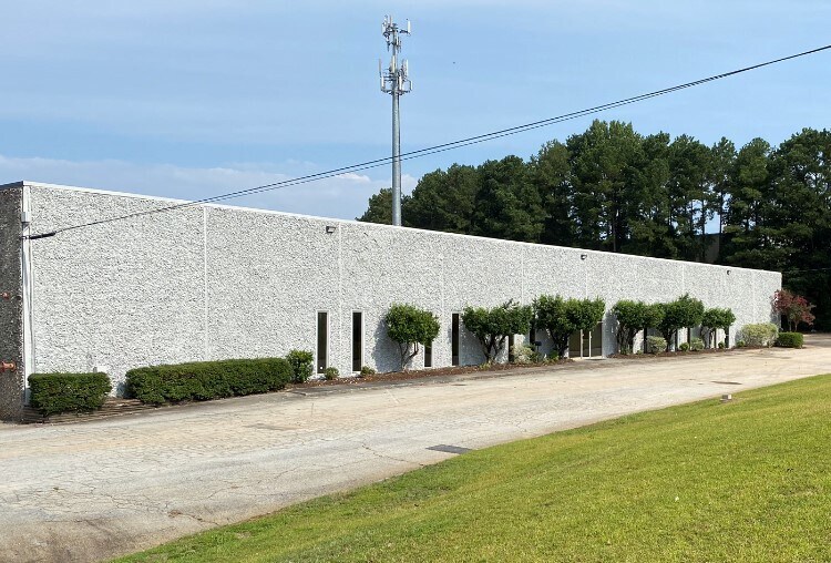 2211 Lithonia Industrial Blvd, Lithonia, GA for lease Building Photo- Image 1 of 12