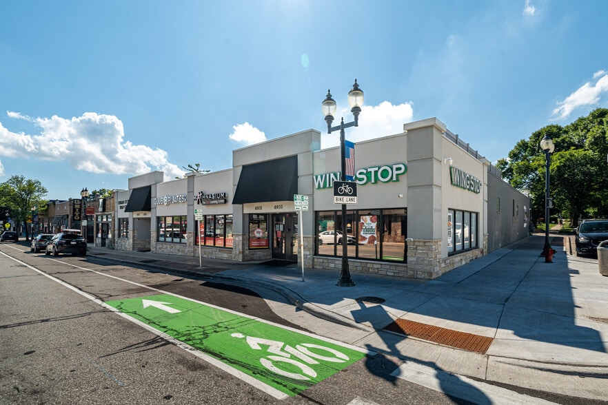 2266 70th St, Wauwatosa, WI for lease - Building Photo - Image 1 of 12