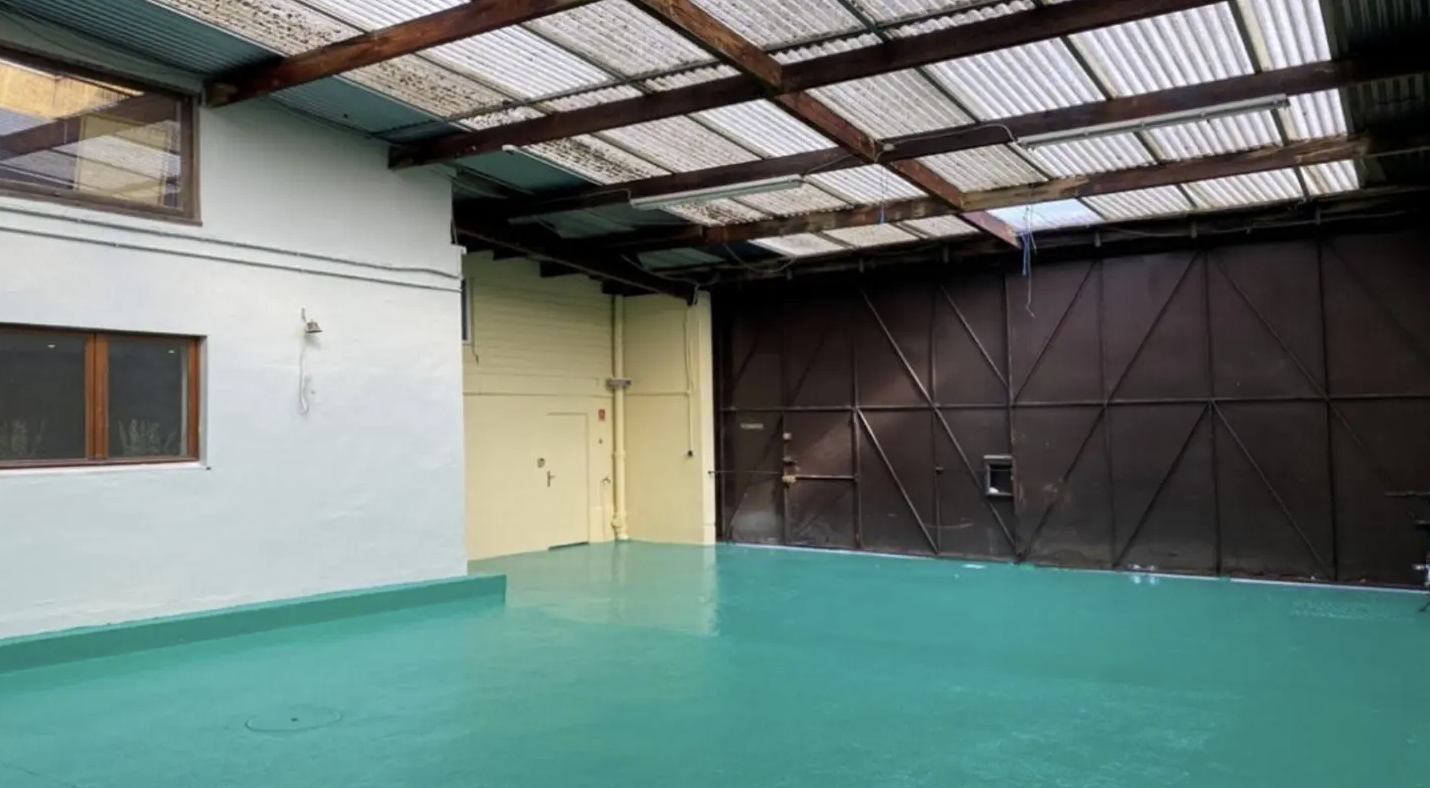 Flex in Bagnolet for lease Interior Photo- Image 1 of 8
