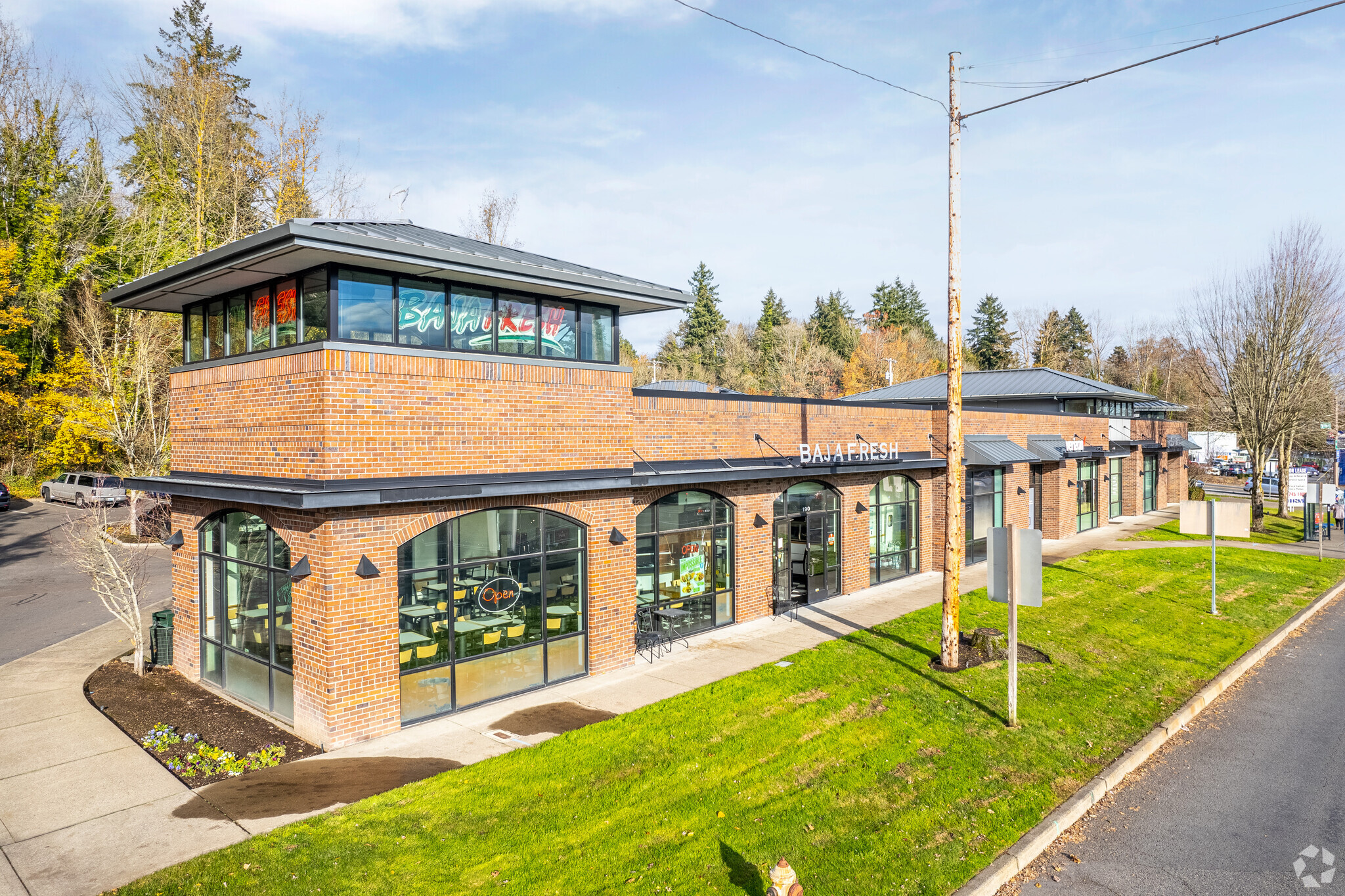 7405 SW Barbur Blvd, Portland, OR for lease Building Photo- Image 1 of 6