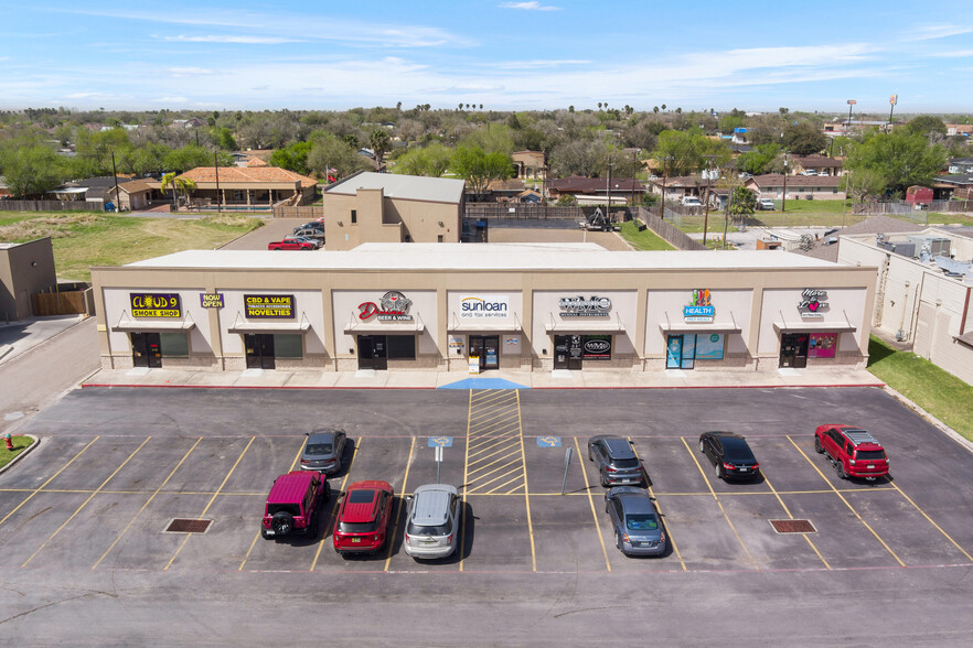 310-312 W Expressway 83, Weslaco, TX for lease - Building Photo - Image 1 of 9