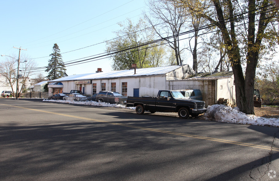 270 Center St, Southington, CT for sale - Primary Photo - Image 1 of 1