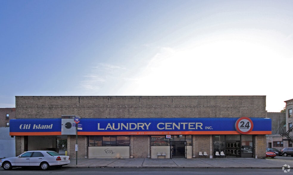 69-19 Fresh Pond Rd, Flushing, NY for sale - Primary Photo - Image 1 of 1