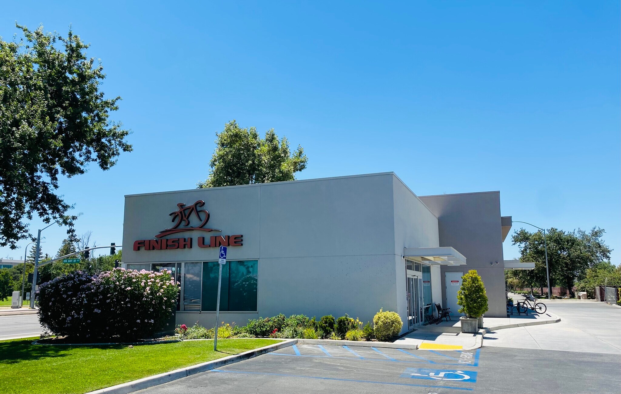 8850 Stockdale Hwy, Bakersfield, CA 93311