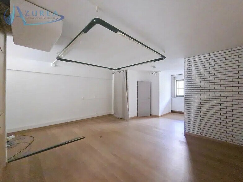 Office in Saint-Laurent-du-Var for lease - Building Photo - Image 3 of 7