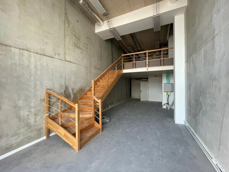 Flex in Vitry-sur-Seine for lease - Building Photo - Image 3 of 4