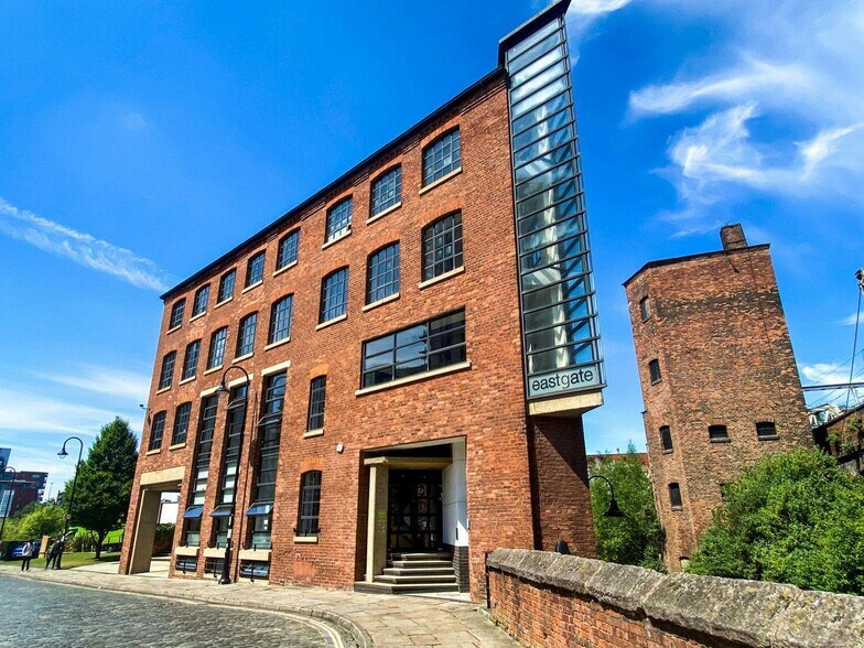 2-4 Castle St, Manchester for lease - Building Photo - Image 2 of 32