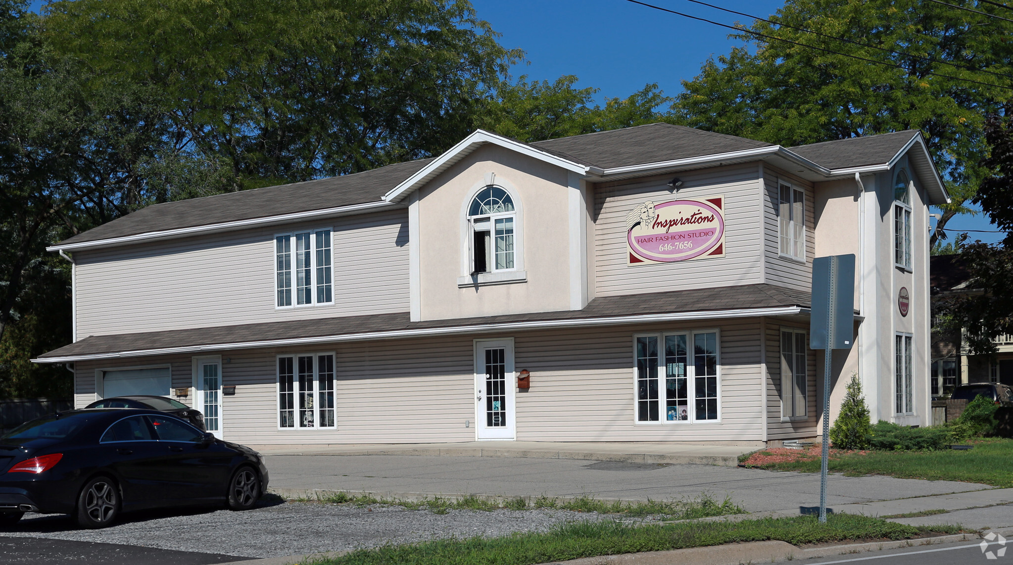 407 Vine St, St Catharines, ON for sale Primary Photo- Image 1 of 3