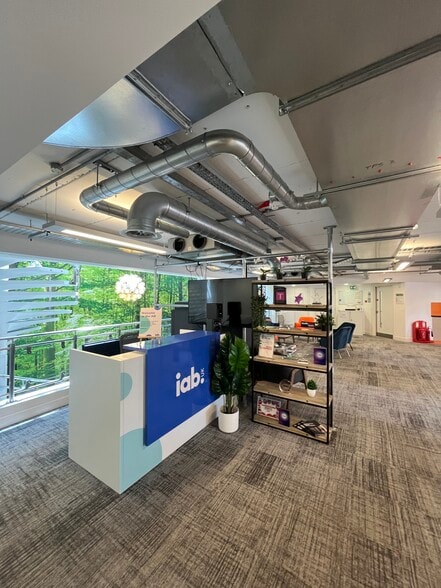 67-68 Long Acre, London for lease - Interior Photo - Image 3 of 11