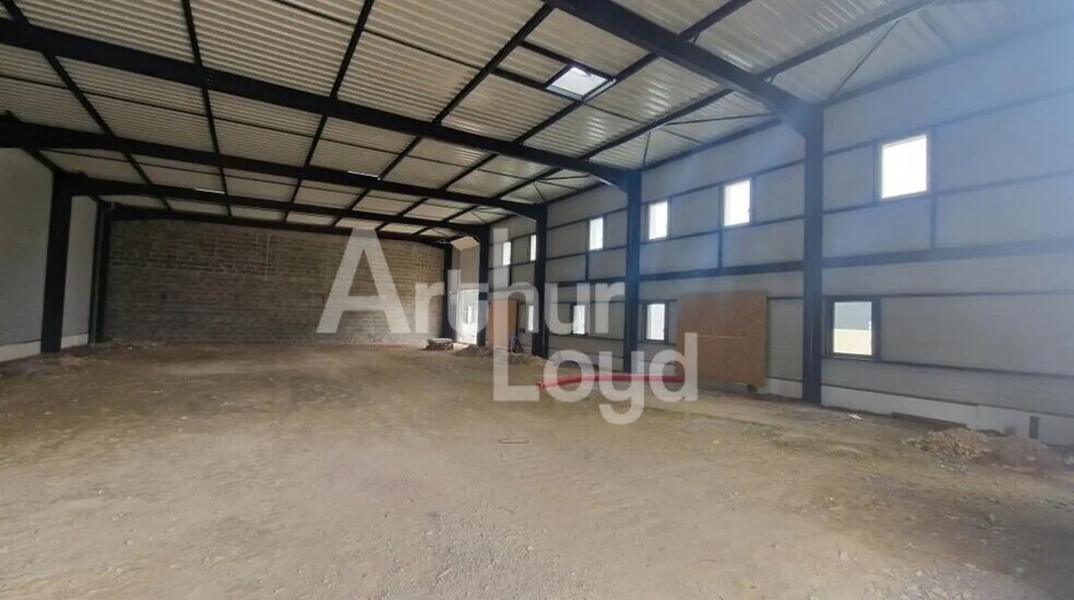 Flex in Cormelles-le-Royal for sale - Interior Photo - Image 2 of 2