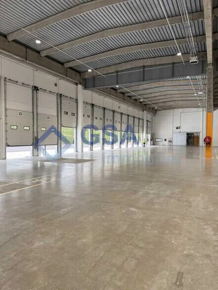 Office in Lisses for lease - Building Photo - Image 2 of 5