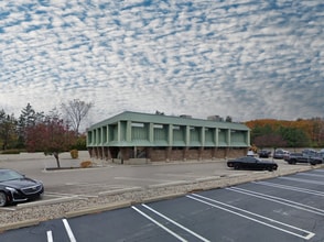 24724 Farmbrook Rd, Southfield, MI for lease Interior Photo- Image 1 of 3