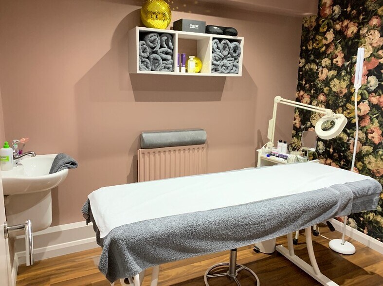 15 Dunstall St, Scunthorpe for sale - Interior Photo - Image 3 of 4