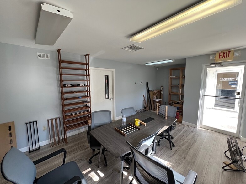 440 Tall Pines Rd, West Palm Beach, FL for lease - Building Photo - Image 2 of 7