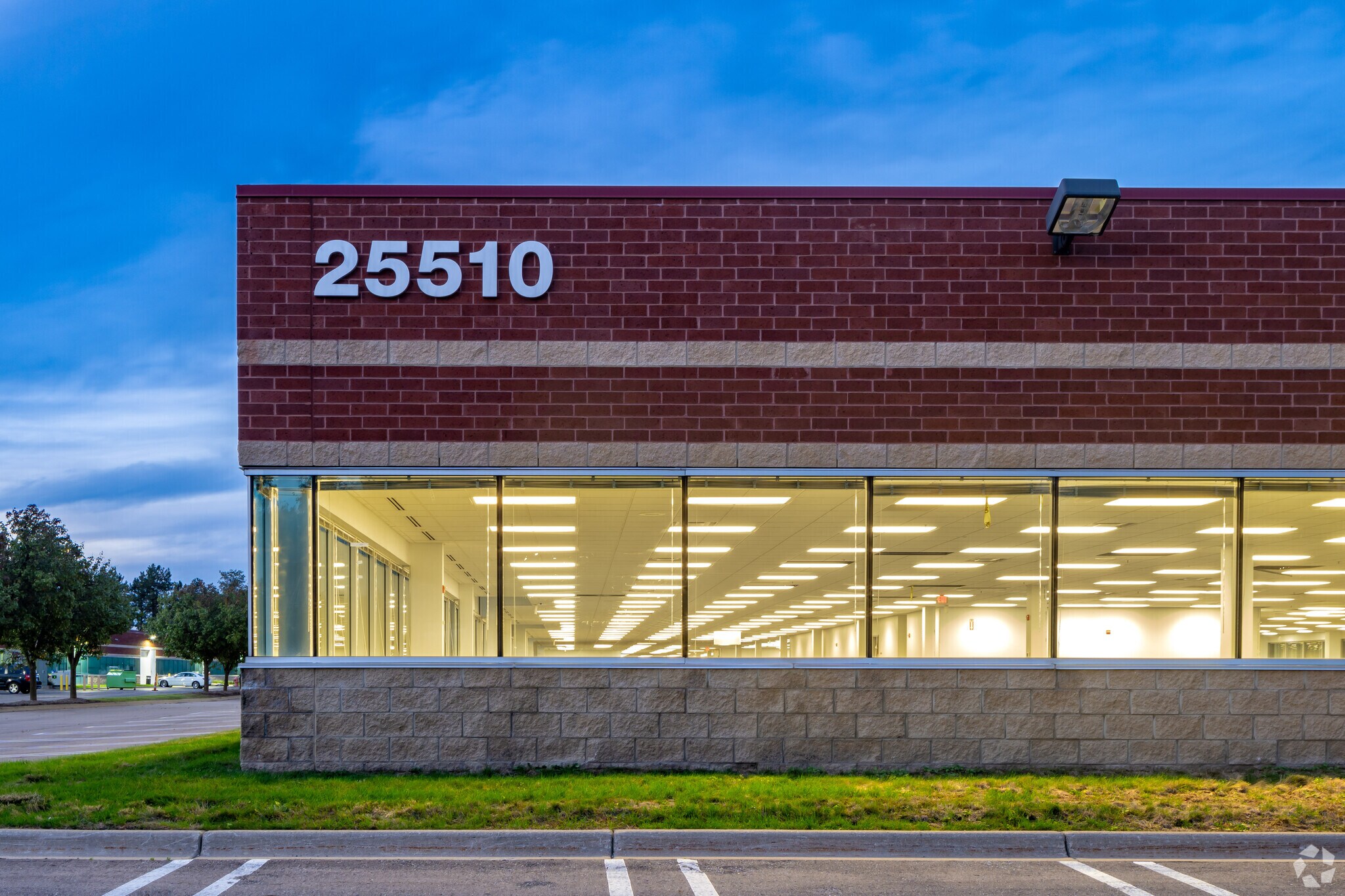 25510 W 11 Mile Rd, Southfield, MI 48034 Southfield Crossing II