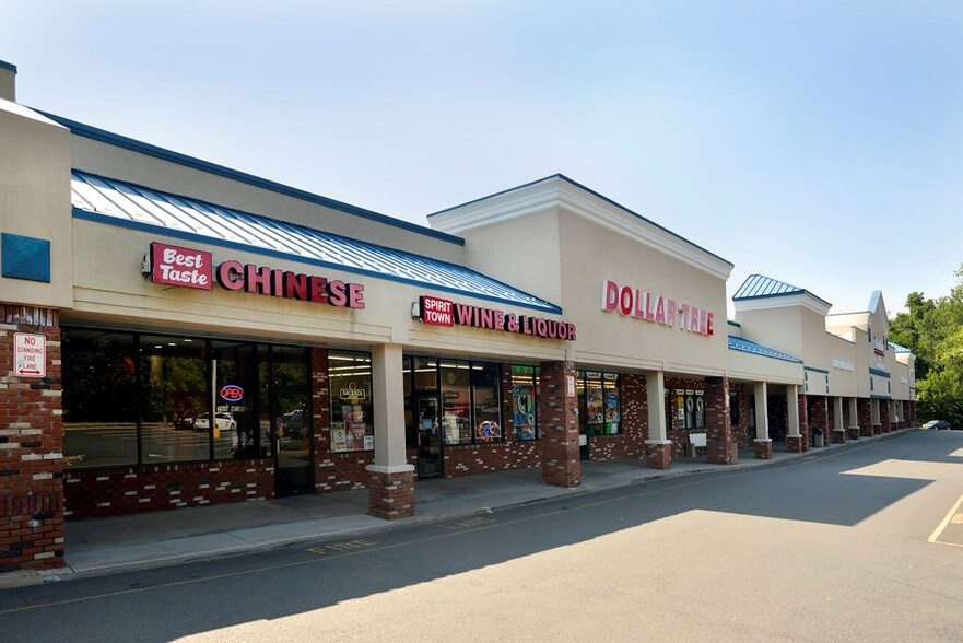 133 Route 303, Valley Cottage, NY for lease - Primary Photo - Image 3 of 3