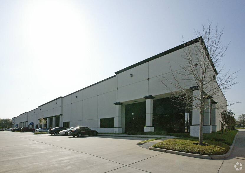 835 Greens Pky, Houston, TX for lease - Building Photo - Image 3 of 16
