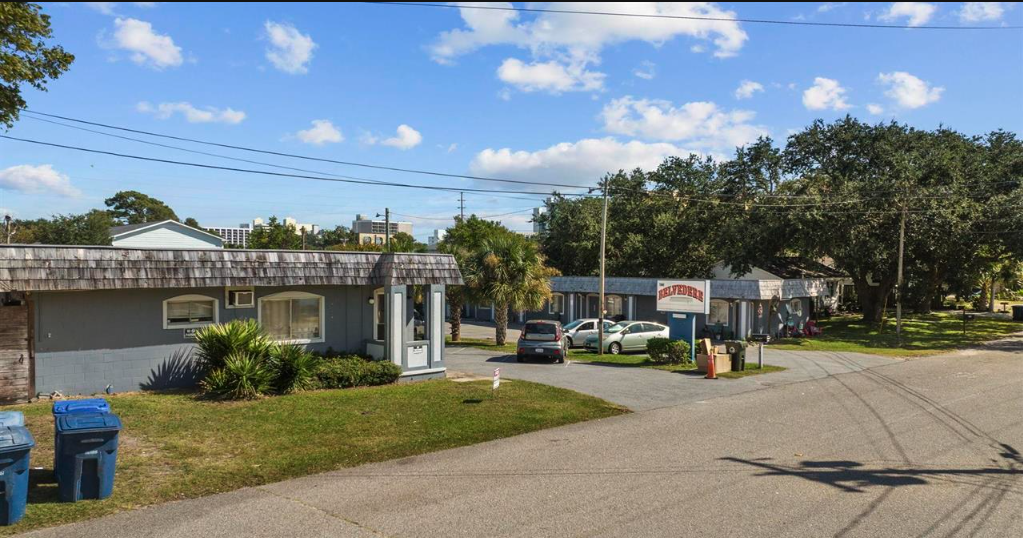 404 14th Ave S, Myrtle Beach, SC for sale Building Photo- Image 1 of 30