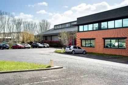 Location Entrepôt 714 m²