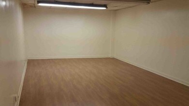 21250 Jamaica Ave, Queens Village, NY for lease Interior Photo- Image 2 of 5