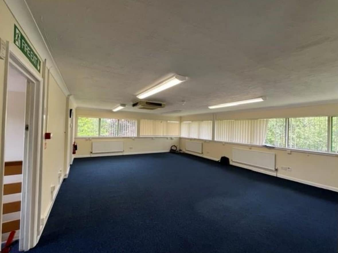 Salisbury Rd, Ringwood for lease Interior Photo- Image 1 of 3