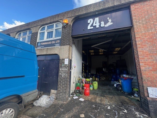 Rosebery Ave, London for lease - Building Photo - Image 2 of 3