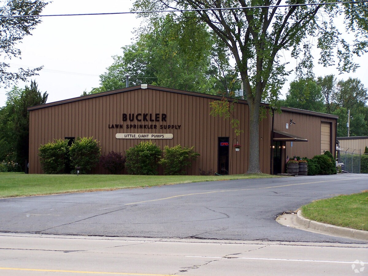 3453 N Linden Rd, Flint, MI 48504