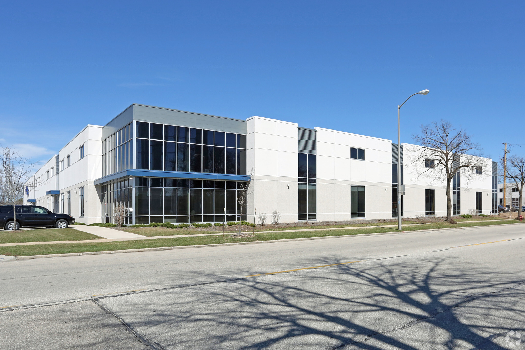 11528 Rogers St, West Allis, WI for lease Primary Photo- Image 1 of 11