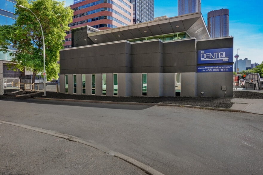 902 9th Ave SW, Calgary, AB for sale - Building Photo - Image 3 of 24