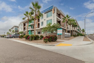 6601 E McDowell Rd, Scottsdale, AZ for lease Interior Photo- Image 1 of 13