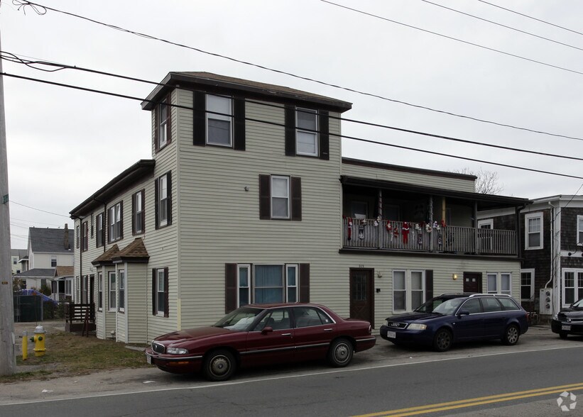 809 Nantasket Ave, Hull, MA 02045