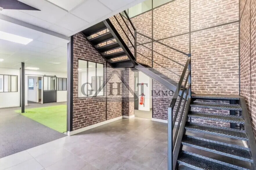 Industrial in Morangis for sale - Interior Photo - Image 3 of 10