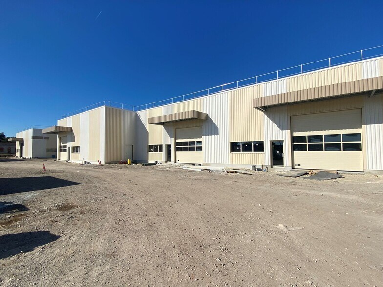 Flex in Blanquefort for lease - Building Photo - Image 1 of 6
