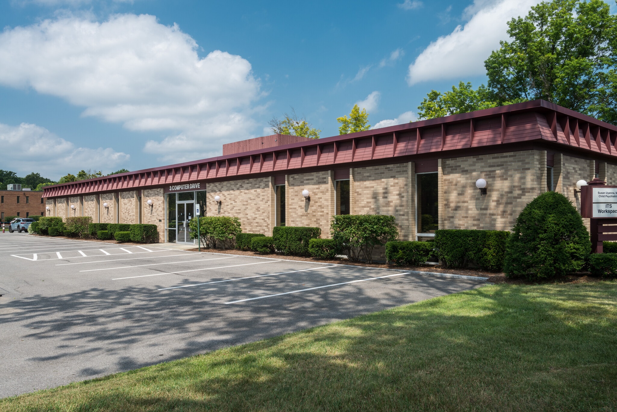 2 Computer Dr W, Albany, NY for lease Building Photo- Image 1 of 4