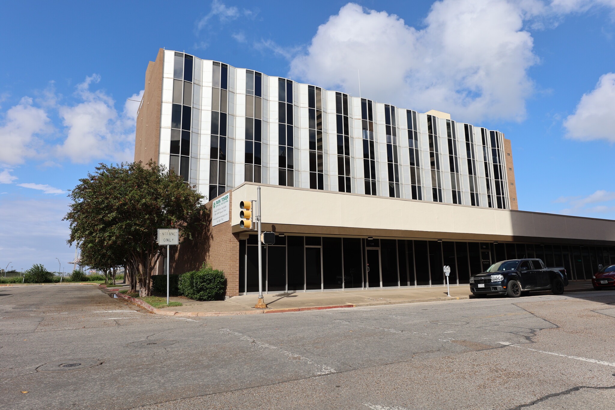 710-724 Buffalo St, Corpus Christi, TX for lease Building Photo- Image 1 of 4