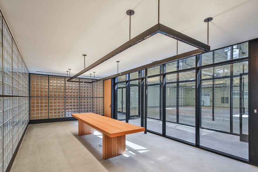 301 S Flower St, Burbank, CA for sale - Interior Photo - Image 3 of 7