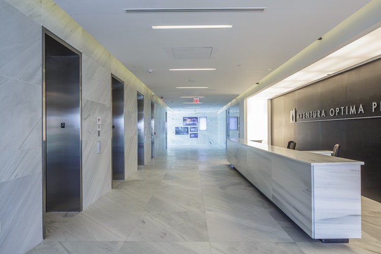 21550 Biscayne Blvd, Aventura, FL for lease - Lobby - Image 2 of 25