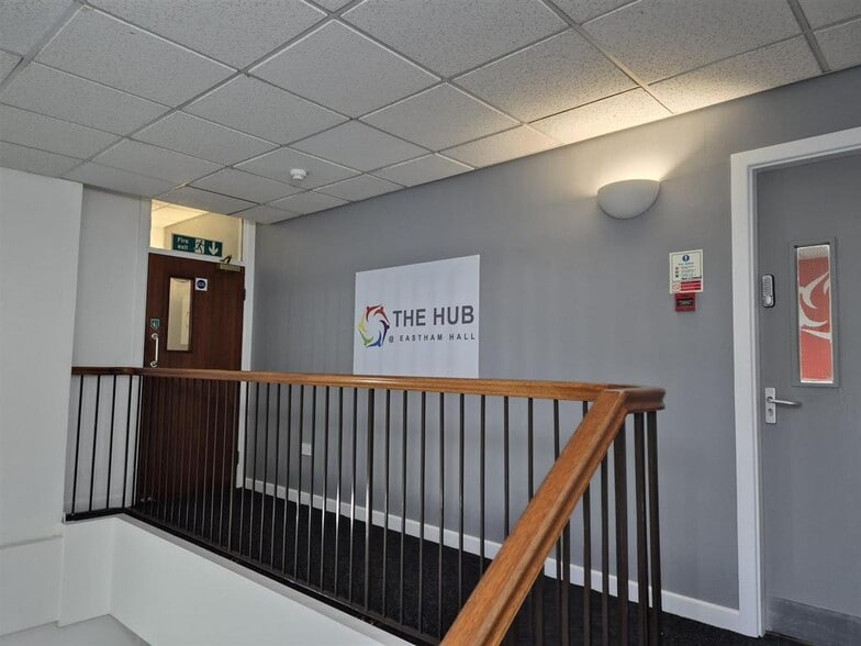 109 Eastham Village Rd, Wirral for lease - Building Photo - Image 3 of 22